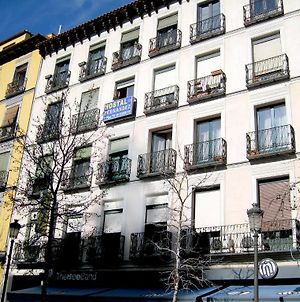 Hostal Residencia Fernandez Мадрид Exterior photo