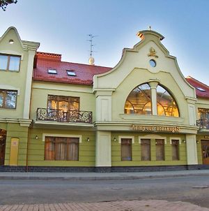 Готель Letuchiy Gollandets Ужгород Exterior photo