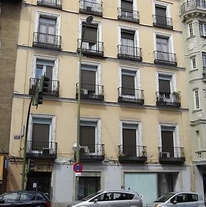 Hostal Rivera - Atocha Мадрид Exterior photo