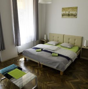Dream Hostel & Apartments Краків Exterior photo