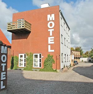 Motel Apartments Теннер Exterior photo