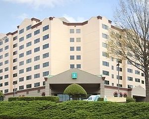 Embassy Suites By Hilton Raleigh Crabtree Exterior photo