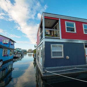 A Float Home B&B In Fisherman'S Wharf Вікторія Exterior photo