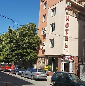 Caprice Family Hotel Варна Exterior photo