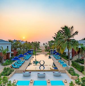 Azaya Beach Resort Goa Бенаулім Exterior photo