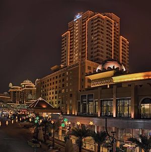 Resort Suites At Bandar Sunway Петалінг-Джая Exterior photo