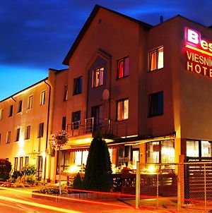 Hotel Best With Free Parking Рига Exterior photo