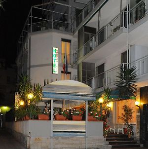 Hotel Sorriso Санремо Exterior photo