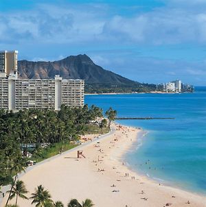 Waikiki Shore By Outrigger Гонолулу Exterior photo