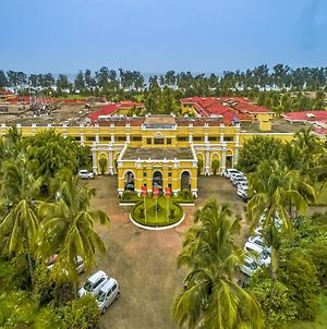 The Lalit Golf & Spa Resort Goa Канакона Exterior photo