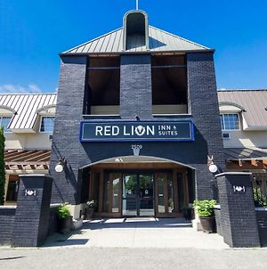 Red Lion Inn & Suites Абботсфорд Exterior photo