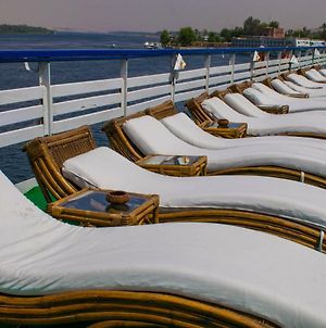 Готель Nile Cruise Luxor Aswan 3,4 And 7 Nights Exterior photo