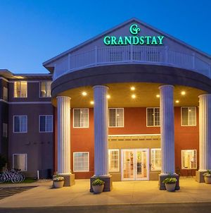 Grandstay Hotel & Suites Еймс Exterior photo