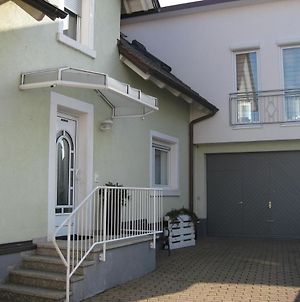 Апартаменти Schwarz-Weiss Руст Exterior photo