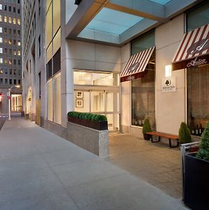 Готель Doubletree By Hilton New York Downtown Exterior photo