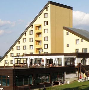 Horsky Hotel Jelenovska S Bazenem V Cene Валашске-Клобоукі Exterior photo