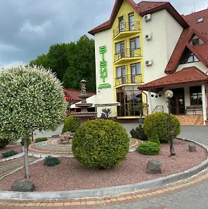 Hotel Restaurant Vizit Трускавець Exterior photo